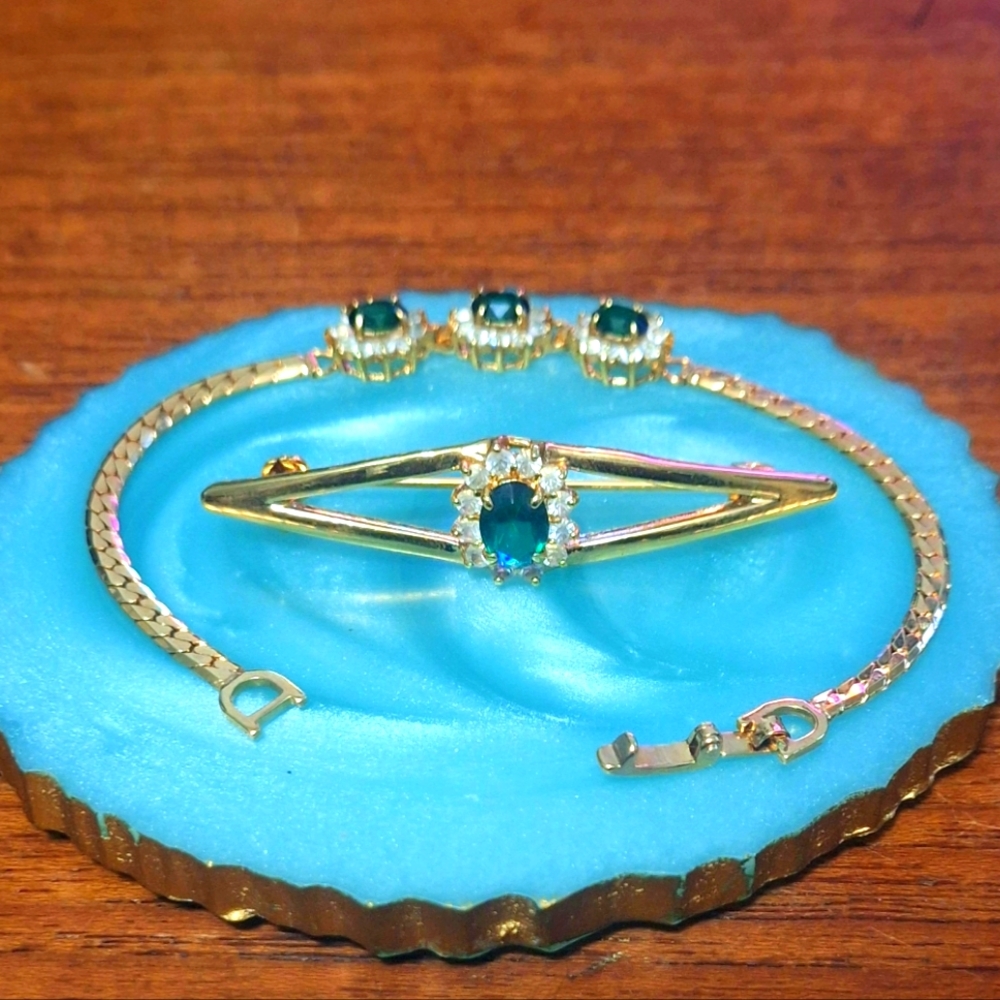 Elegant Gold Plated Green/Clear Rhinestone Brooch/Bracelet Set.